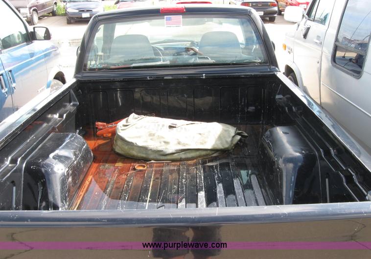 image for item 2221 1998 Chevrolet S10