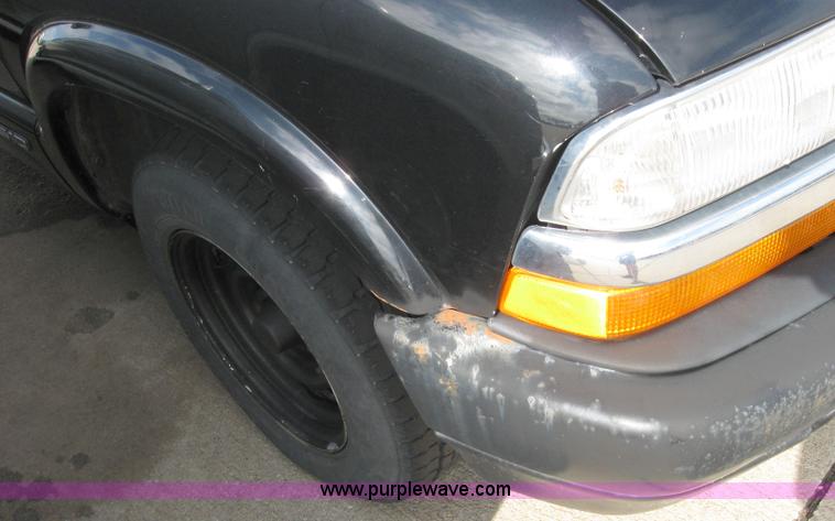 image for item 2221 1998 Chevrolet S10