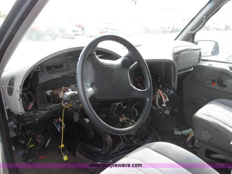image for item 2222 1996 GMC Safari
