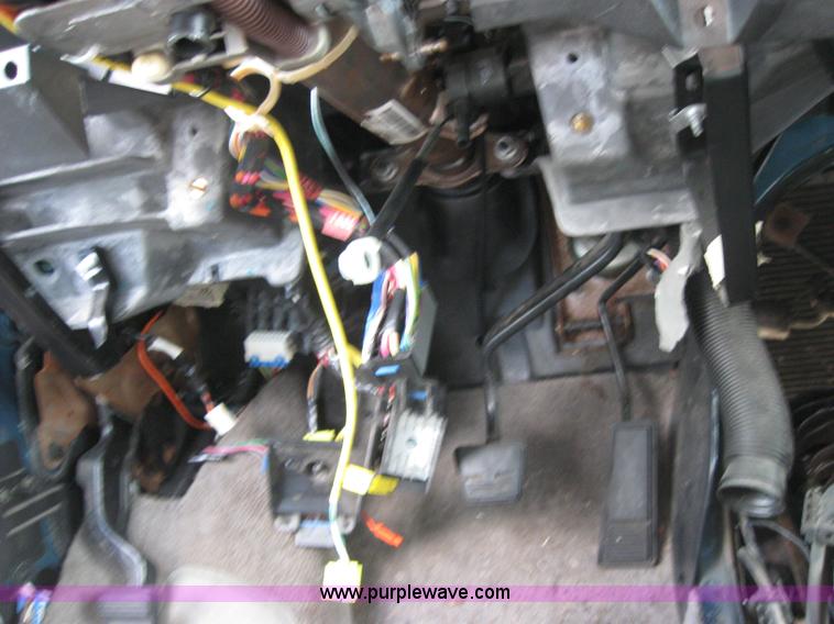 image for item 2222 1996 GMC Safari