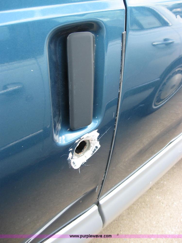 image for item 2222 1996 GMC Safari