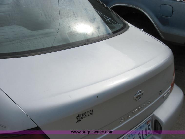 image for item 2225 1999 Nissan Altima