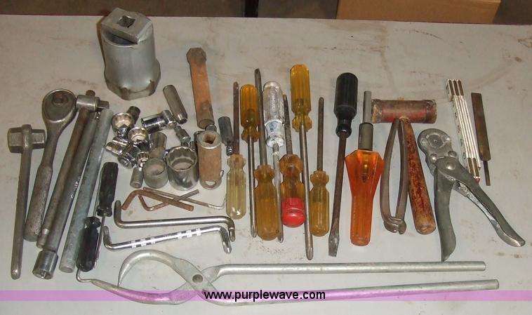 Assorted tools in Ft. Riley, KS | Item 7013 sold | Purple Wave