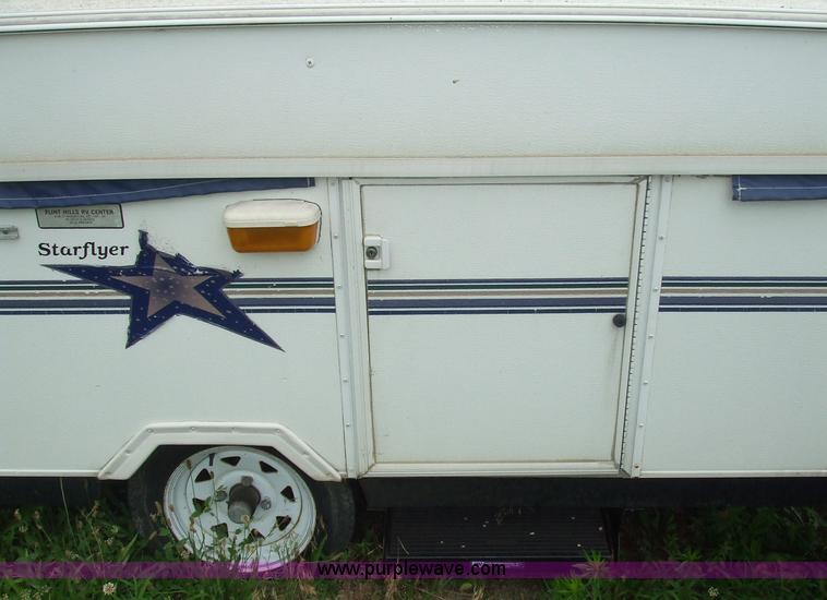 image for item 7035 Starcraft Starflyer pop up pull behind camper