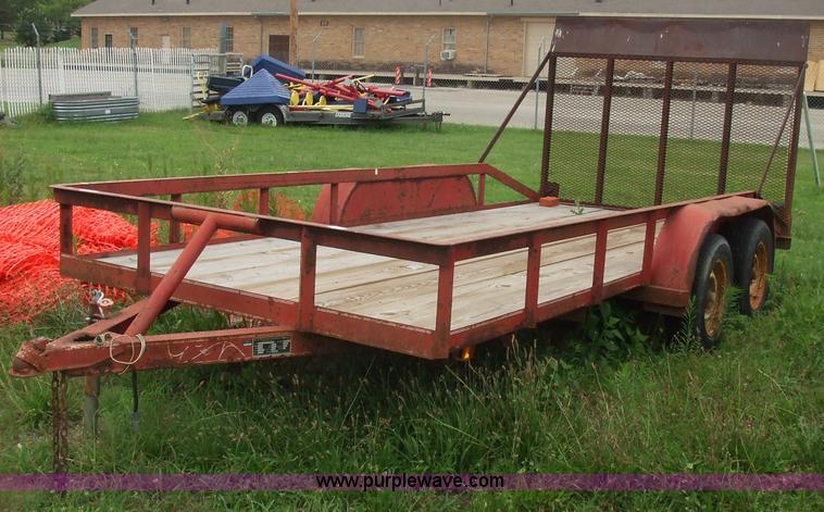 image for item 7037 1991 Texas Bragg 19'9" trailer