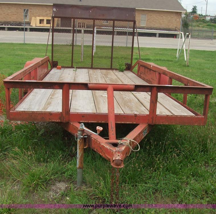 image for item 7037 1991 Texas Bragg 19'9" trailer