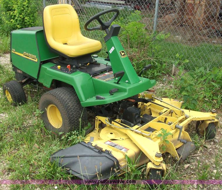 image for item 7039 John Deere F725 riding lawn mower