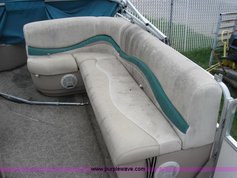 image for item 7049 Sun Tracker 18' bass buggy pontoon boat with trailer