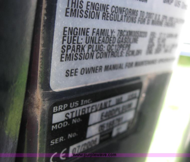 image for item 7049 Sun Tracker 18' bass buggy pontoon boat with trailer