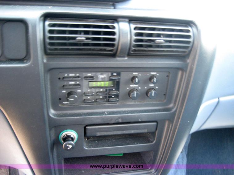 image for item 7062 1994 Ford Aerostar