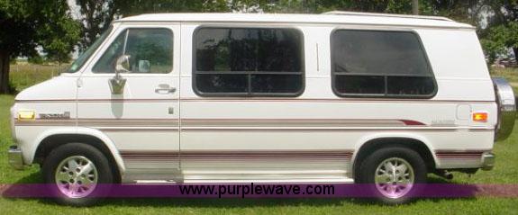 image for item 1000 1992 GMC Vandura G2500