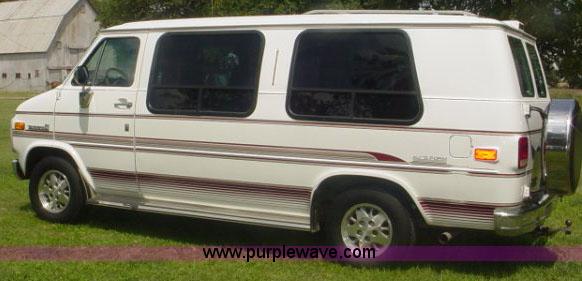 image for item 1000 1992 GMC Vandura G2500