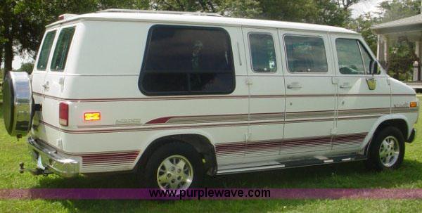 image for item 1000 1992 GMC Vandura G2500