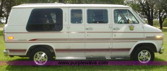 image for item 1000 1992 GMC Vandura G2500