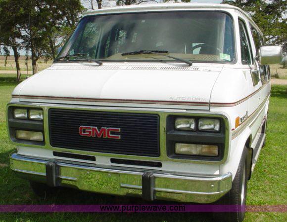 image for item 1000 1992 GMC Vandura G2500