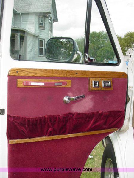 image for item 1000 1992 GMC Vandura G2500