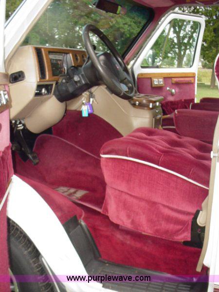 image for item 1000 1992 GMC Vandura G2500