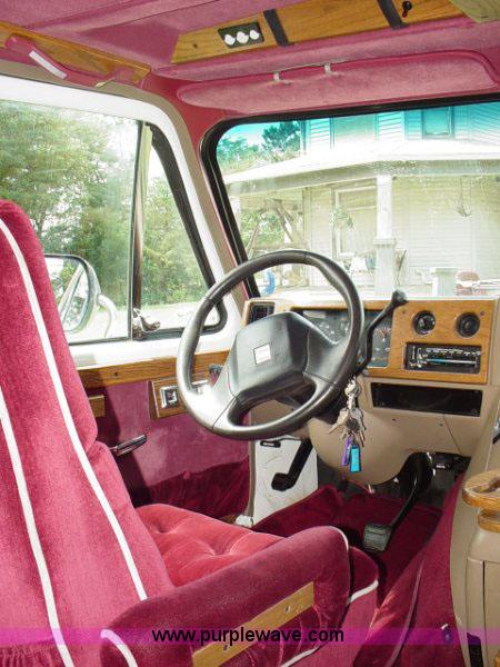 image for item 1000 1992 GMC Vandura G2500