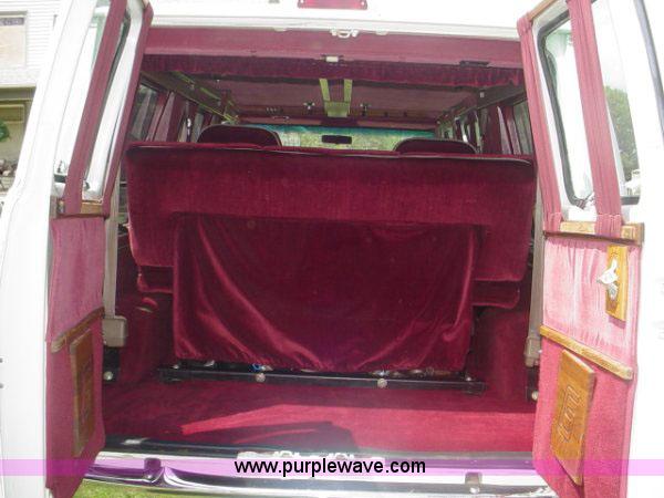 image for item 1000 1992 GMC Vandura G2500