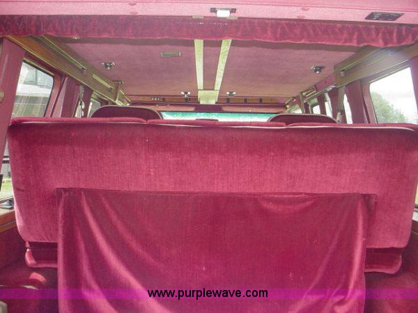 image for item 1000 1992 GMC Vandura G2500