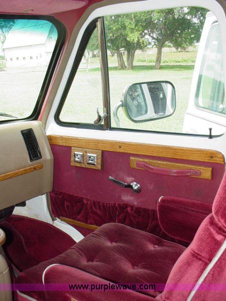 image for item 1000 1992 GMC Vandura G2500