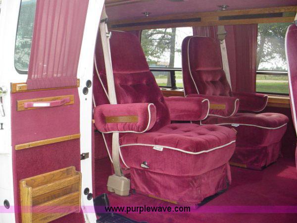 image for item 1000 1992 GMC Vandura G2500