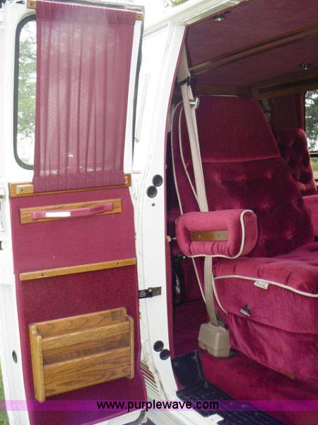 image for item 1000 1992 GMC Vandura G2500