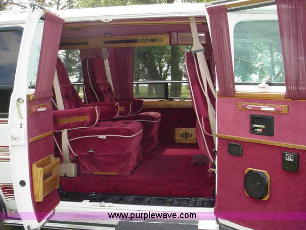 image for item 1000 1992 GMC Vandura G2500