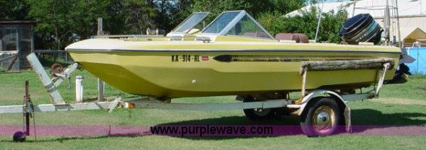 image for item 1001 1976 Cougar 15' boat