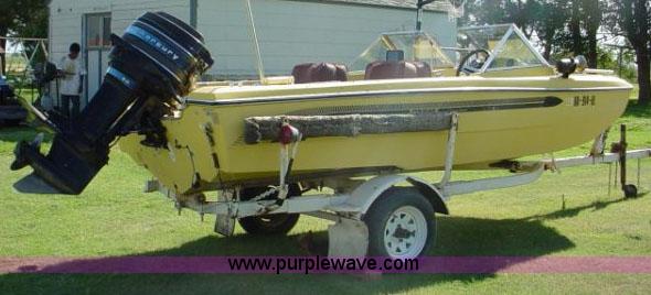 image for item 1001 1976 Cougar 15' boat