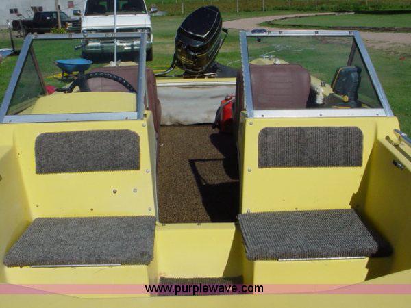 image for item 1001 1976 Cougar 15' boat