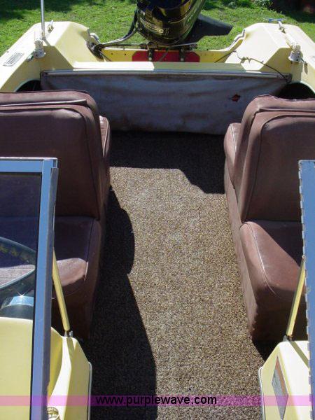 image for item 1001 1976 Cougar 15' boat