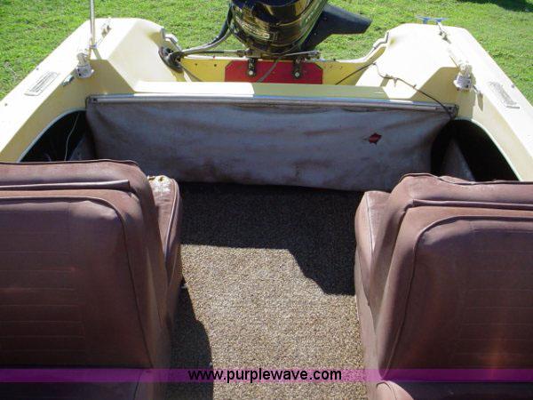 image for item 1001 1976 Cougar 15' boat