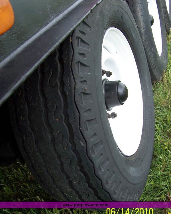 image for item 1016 1988 Towmaster 10 ton trailer