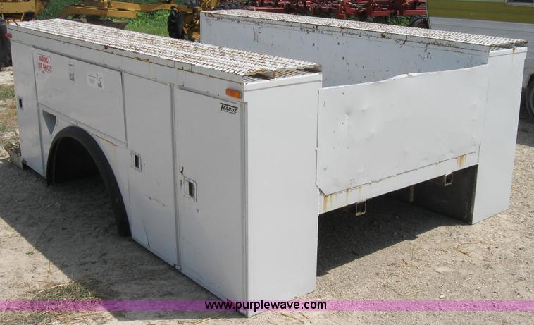 image for item 2008 Alltec service bed