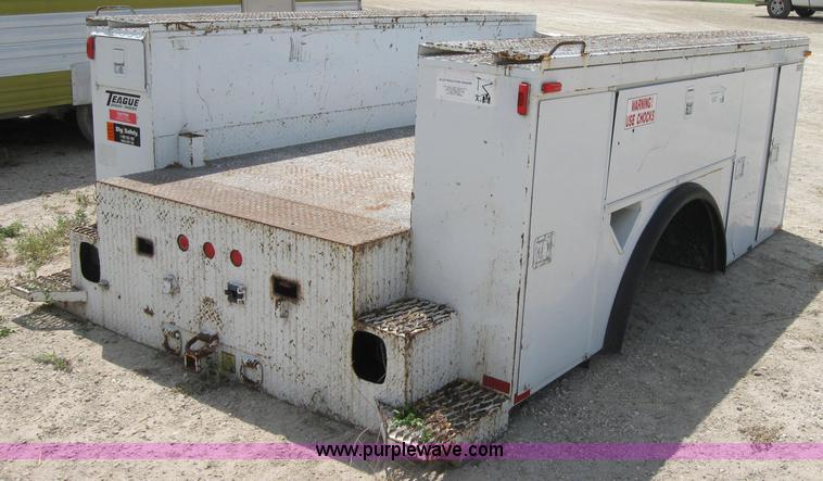 image for item 2008 Alltec service bed