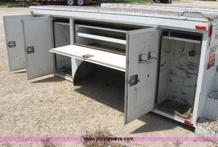 image for item 2008 Alltec service bed