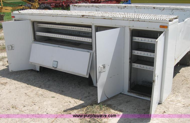 image for item 2008 Alltec service bed