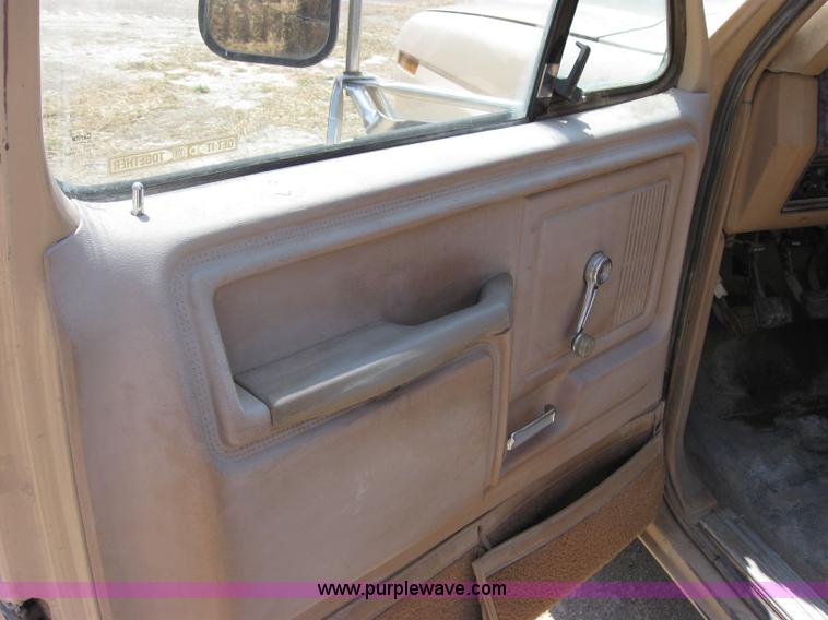 image for item 2014 1985 Ford F350 pickup truck