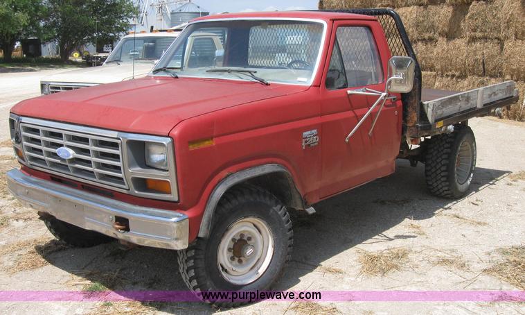 image for item 2015 1983 Ford F250 pickup truck