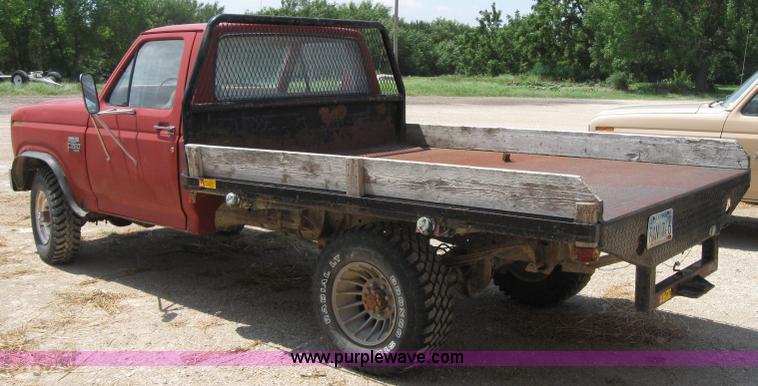 image for item 2015 1983 Ford F250 pickup truck