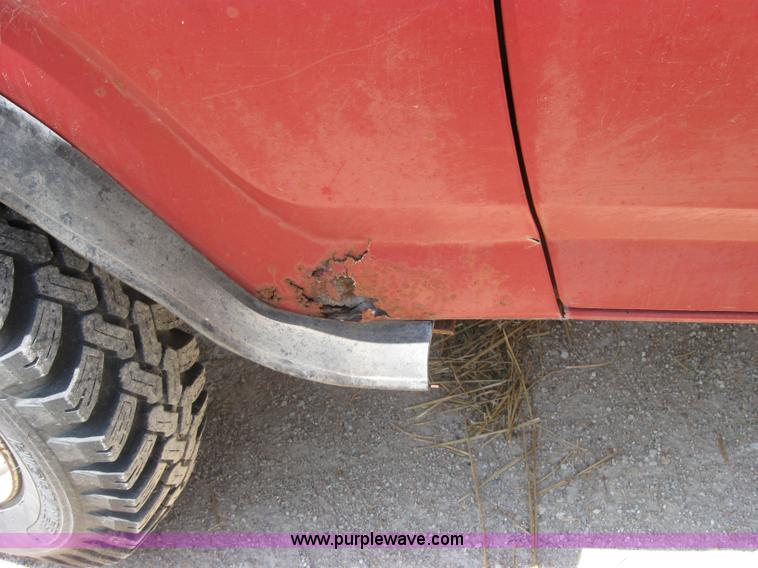 image for item 2015 1983 Ford F250 pickup truck