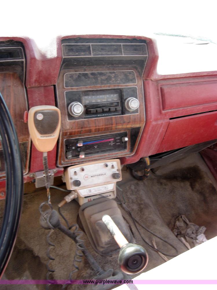 image for item 2015 1983 Ford F250 pickup truck