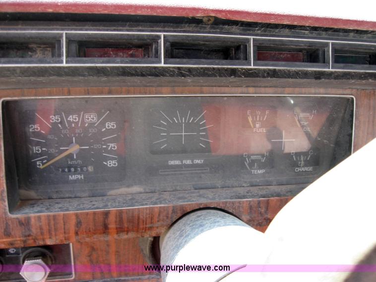 image for item 2015 1983 Ford F250 pickup truck