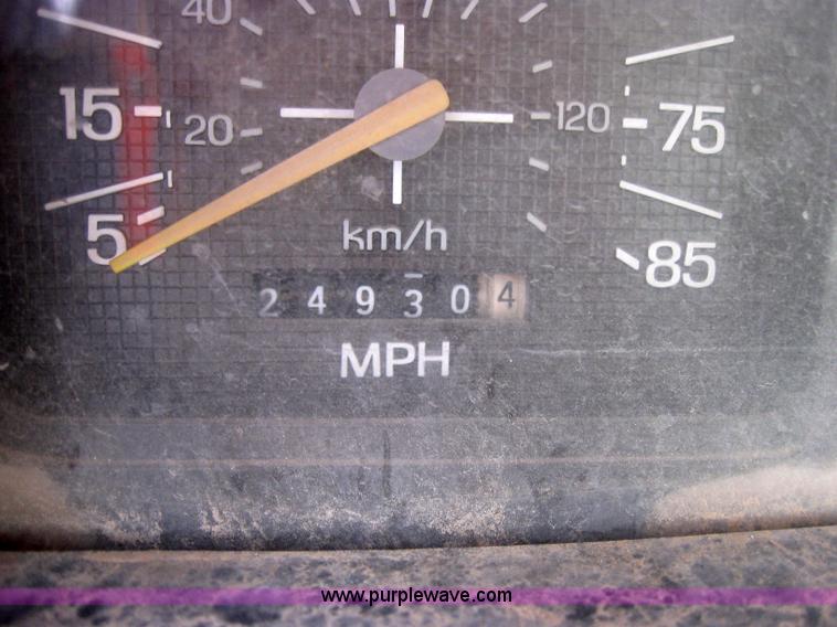 image for item 2015 1983 Ford F250 pickup truck