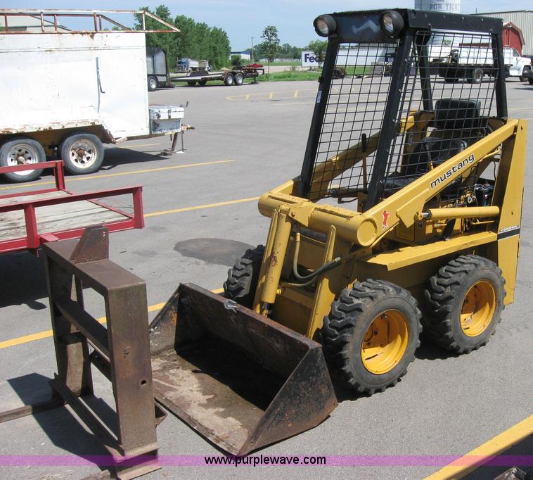 image for item 2051 Mustang 310 skid steer