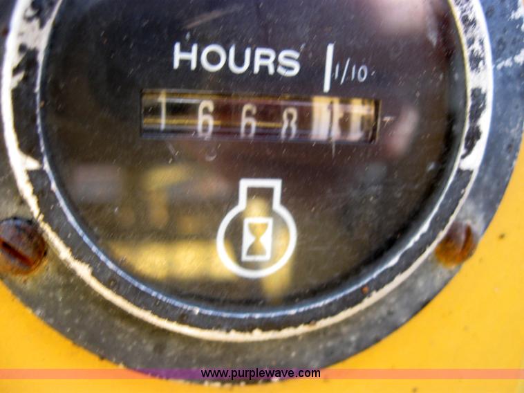 image for item 2051 Mustang 310 skid steer