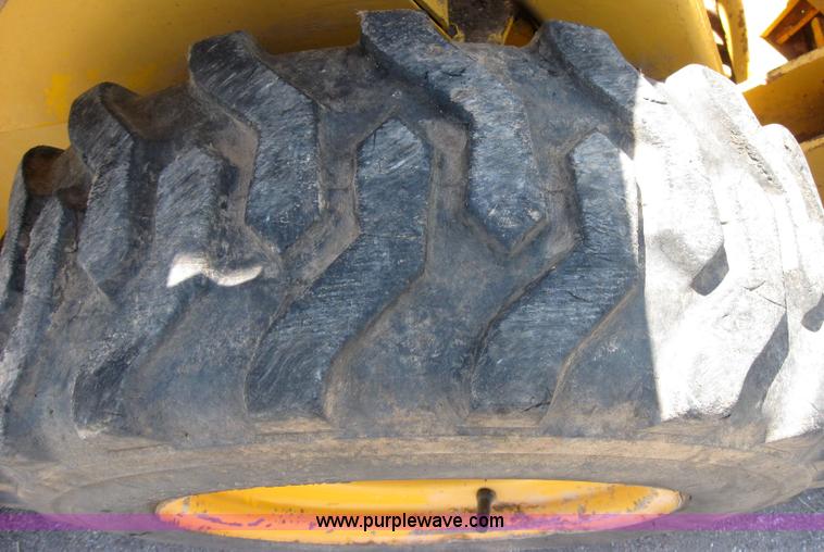 image for item 2051 Mustang 310 skid steer