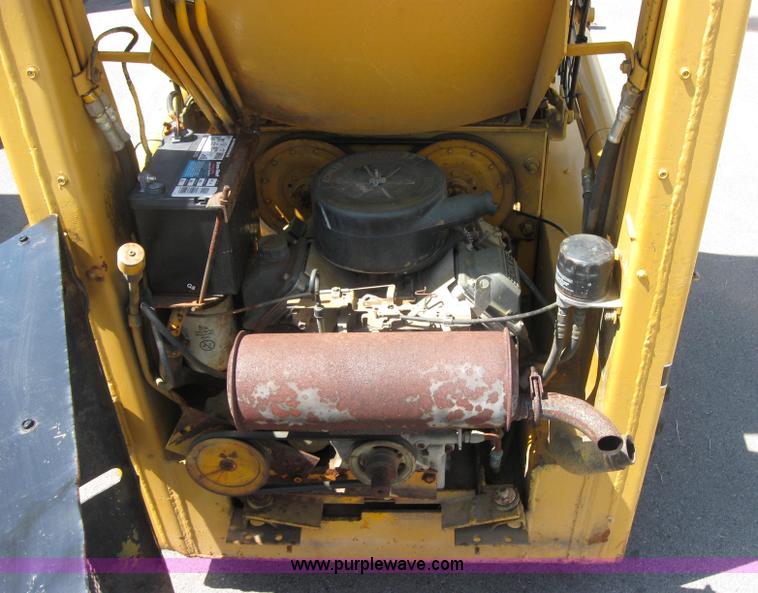 image for item 2051 Mustang 310 skid steer