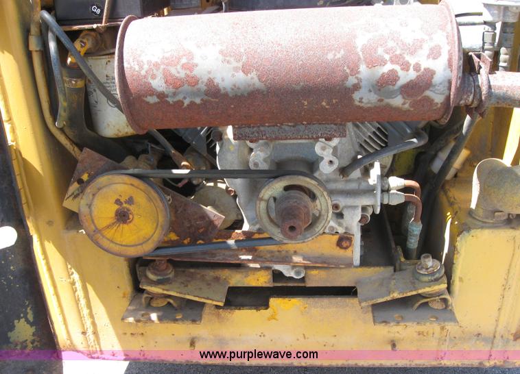 image for item 2051 Mustang 310 skid steer